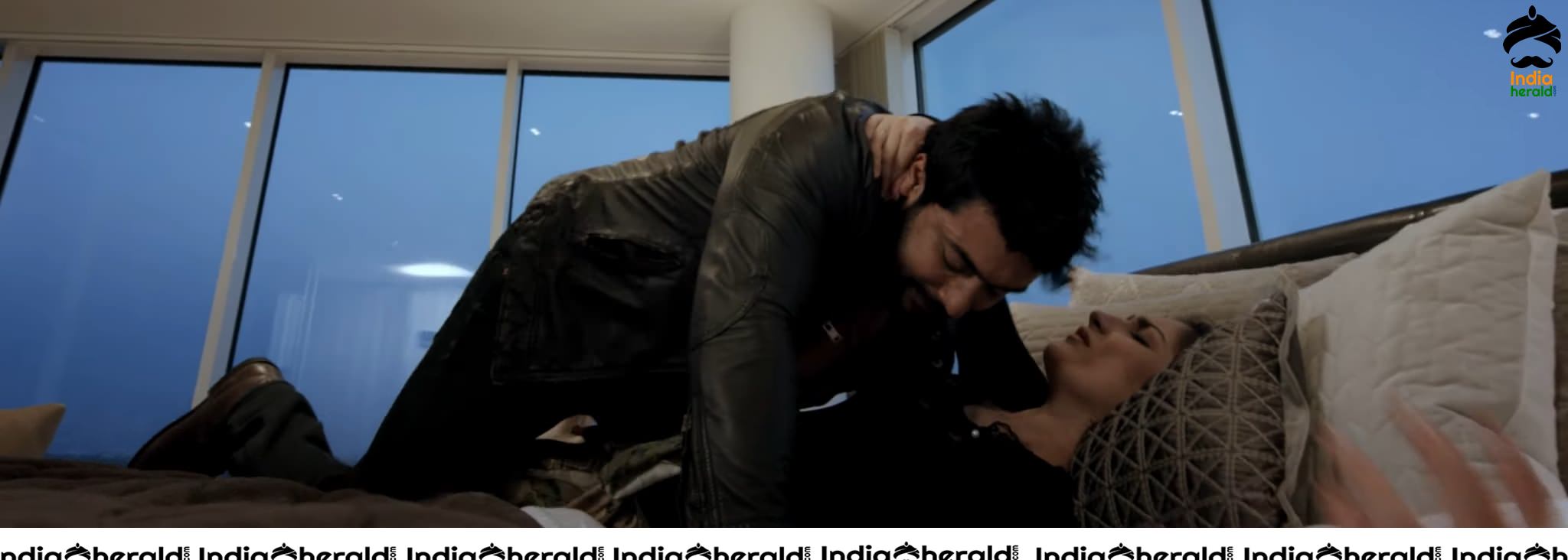 Kaapaan Movie Trailer Hot Photos Set 4
