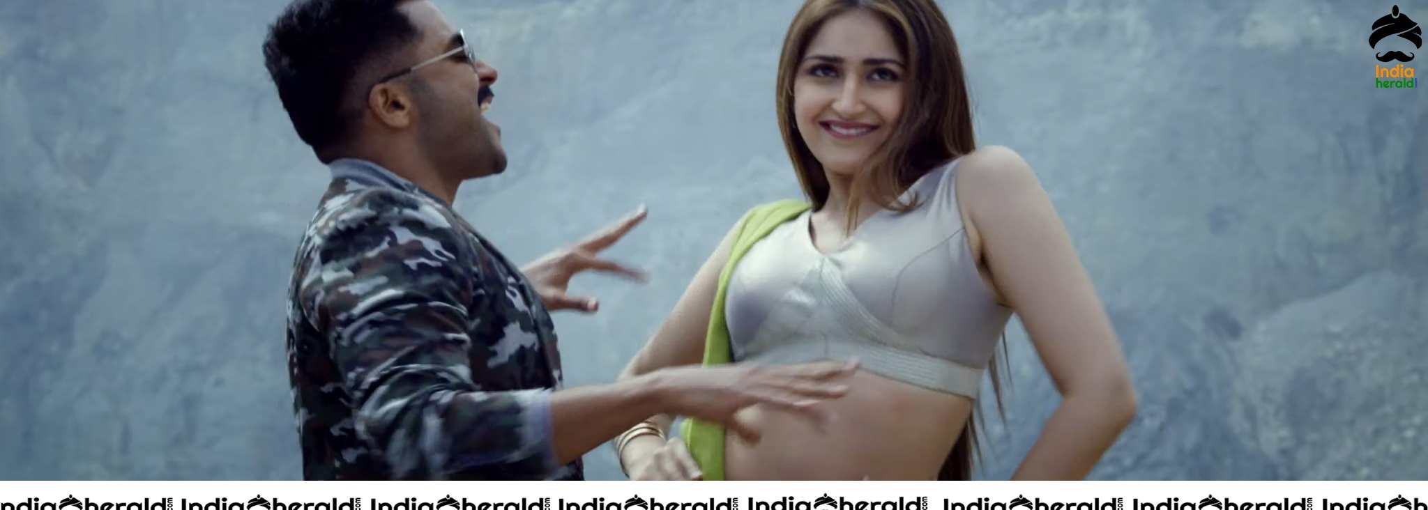 Kaapaan Movie Trailer Hot Photos Set 4