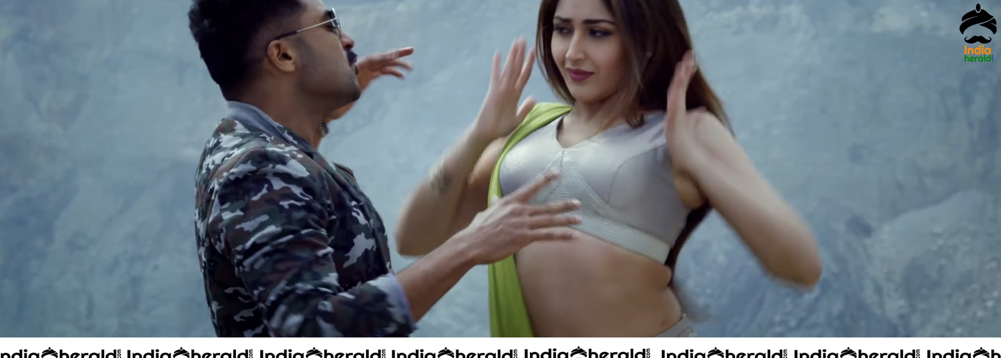 Kaapaan Movie Trailer Hot Photos Set 4