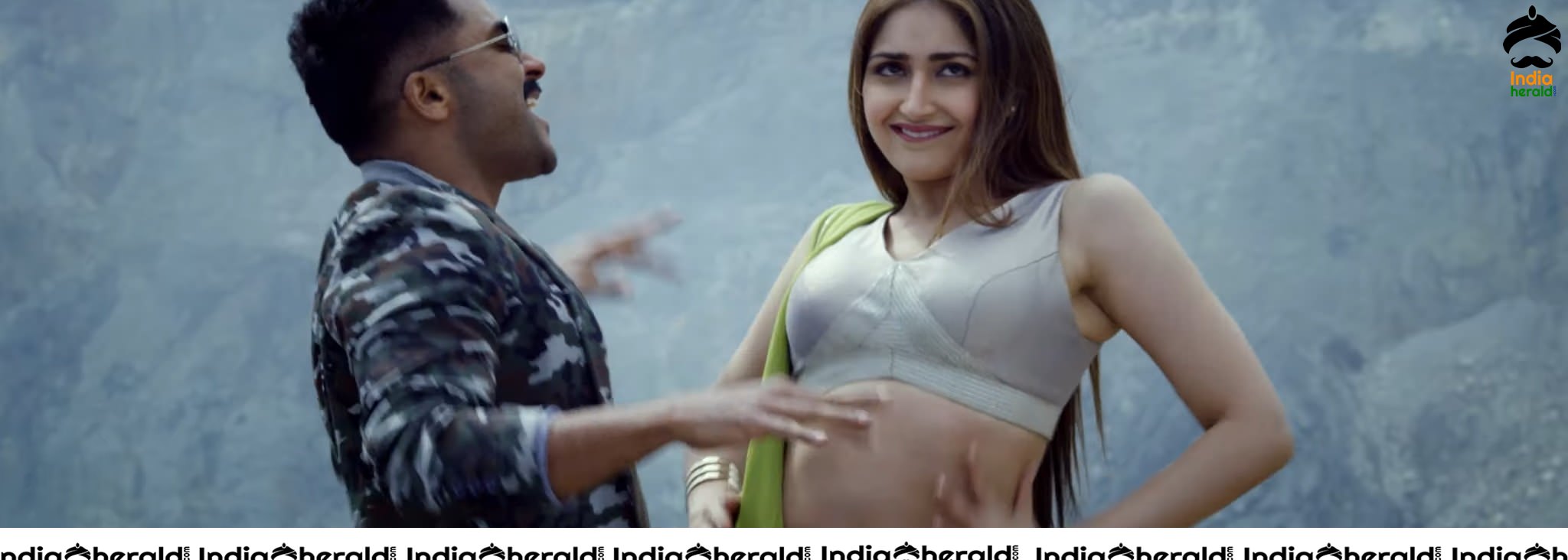 Kaapaan Movie Trailer Hot Photos Set 4