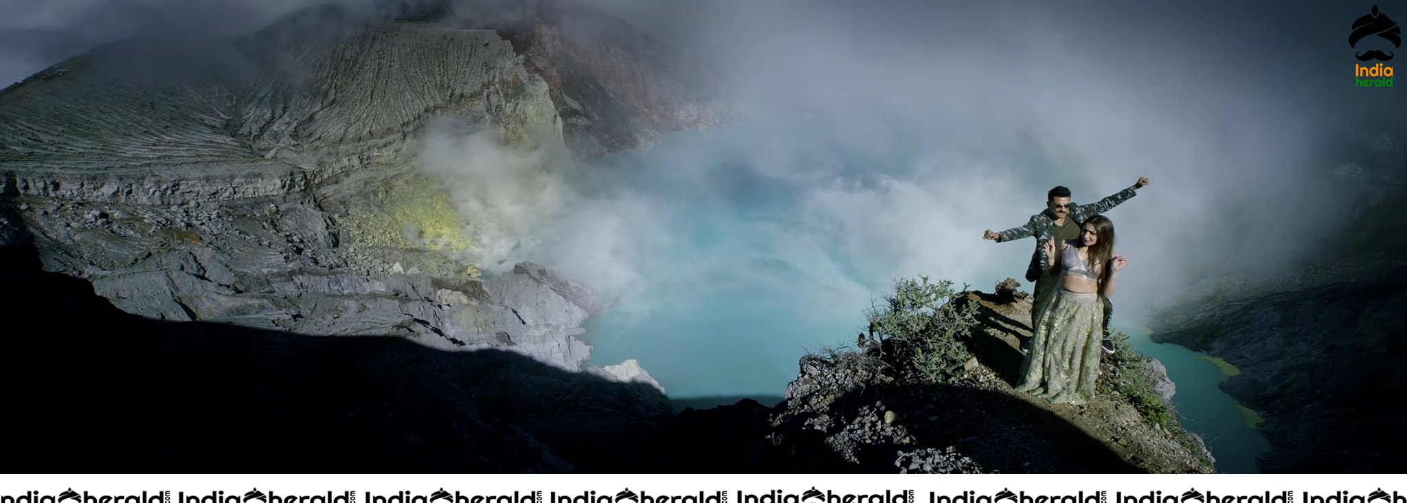 Kaapan Movie Trailer Hot Photos Set 2