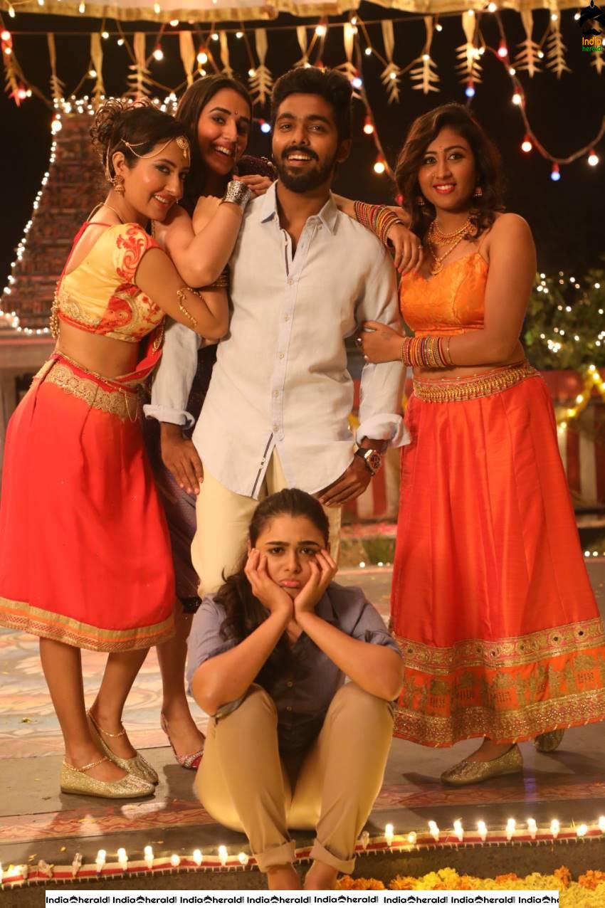 100 Percent Kaadhal Tamil Movie Stills Set 1