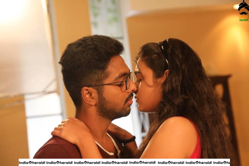 100 Percent Kaadhal Tamil Movie Stills Set 1