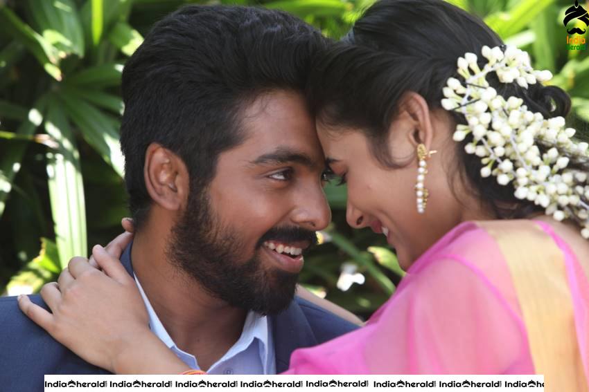 100 Percent Kaadhal Tamil Movie Stills Set 1