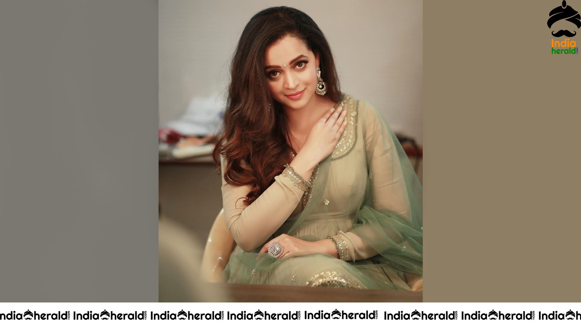 Adorable HD Wallpapers Of Bhavana