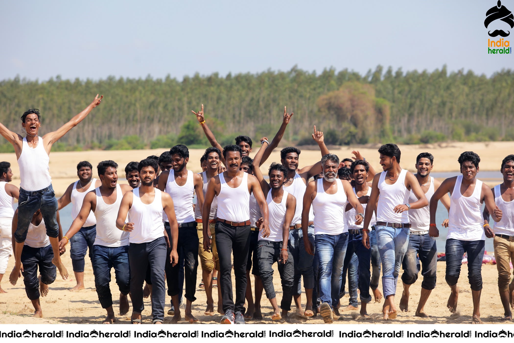 Adutha Saattai Movie Stills Set 1