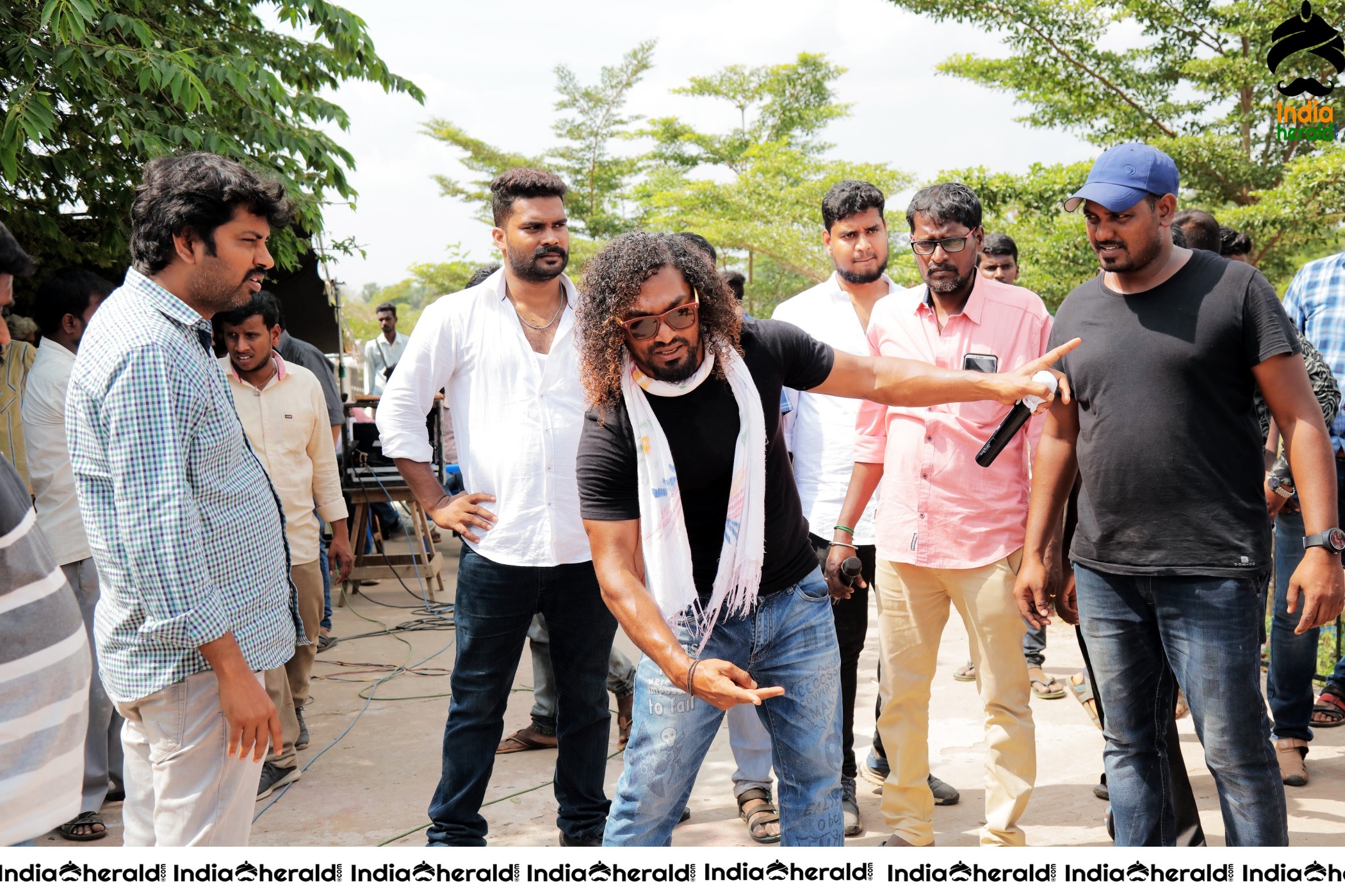 Adutha Saattai Movie Stills Set 2