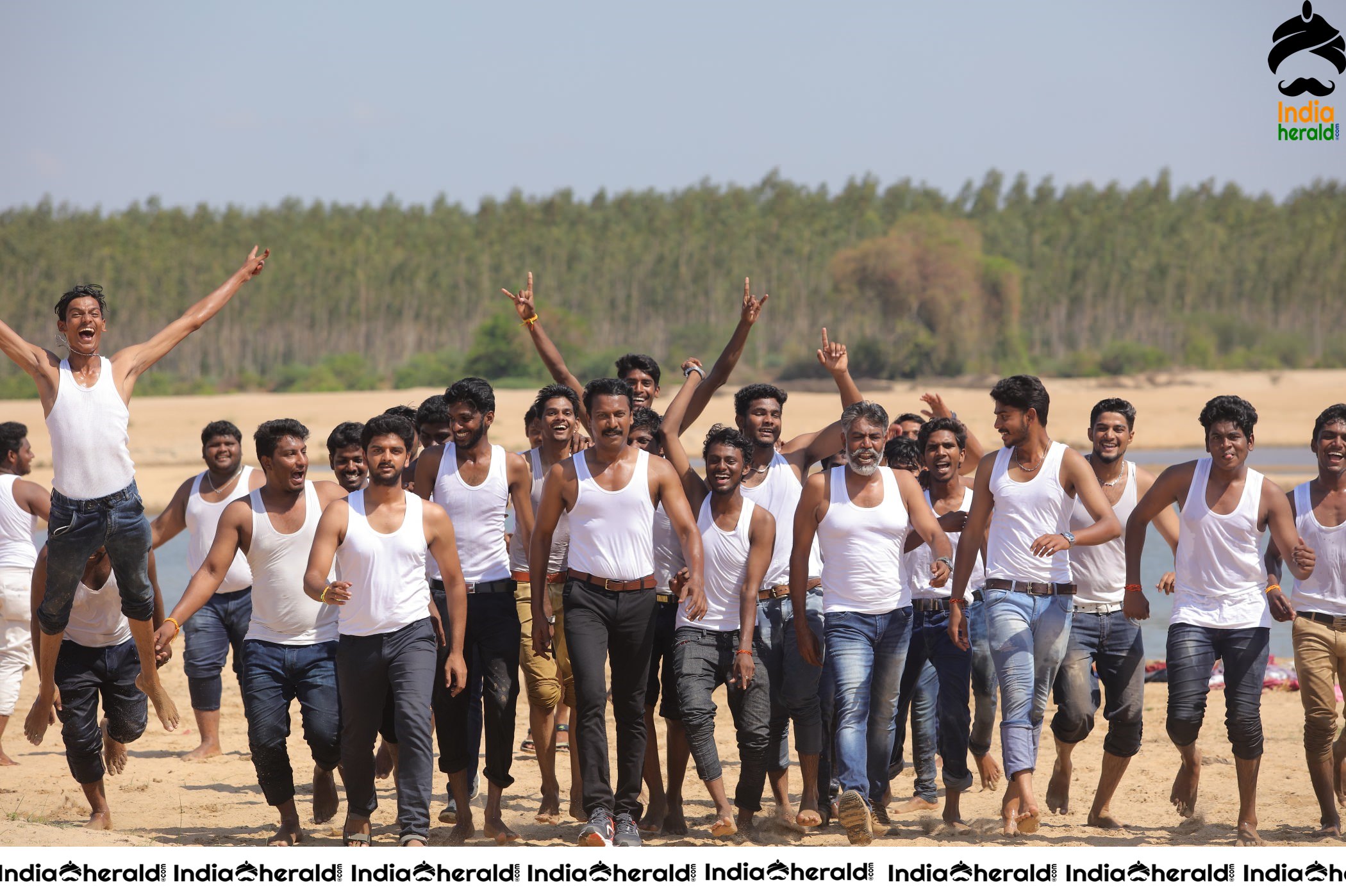 Adutha Saattai Movie Stills Set 3