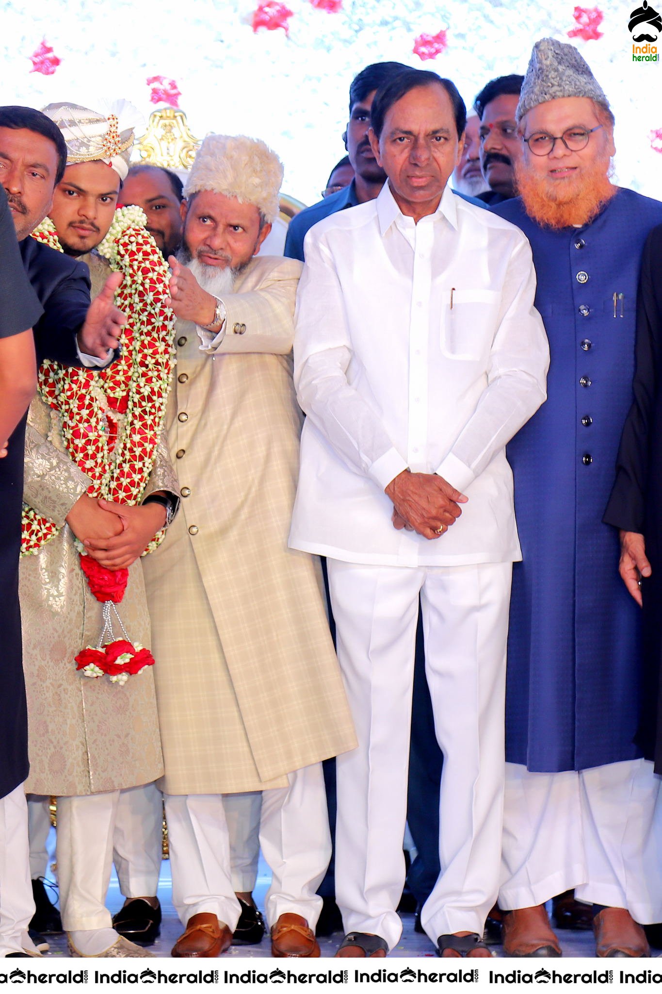 Ahmed Abhdul Taqveem and Zoha Mujeeb Wedding Ceremony at Kings Kohinoor Mehdipatnam Set 3