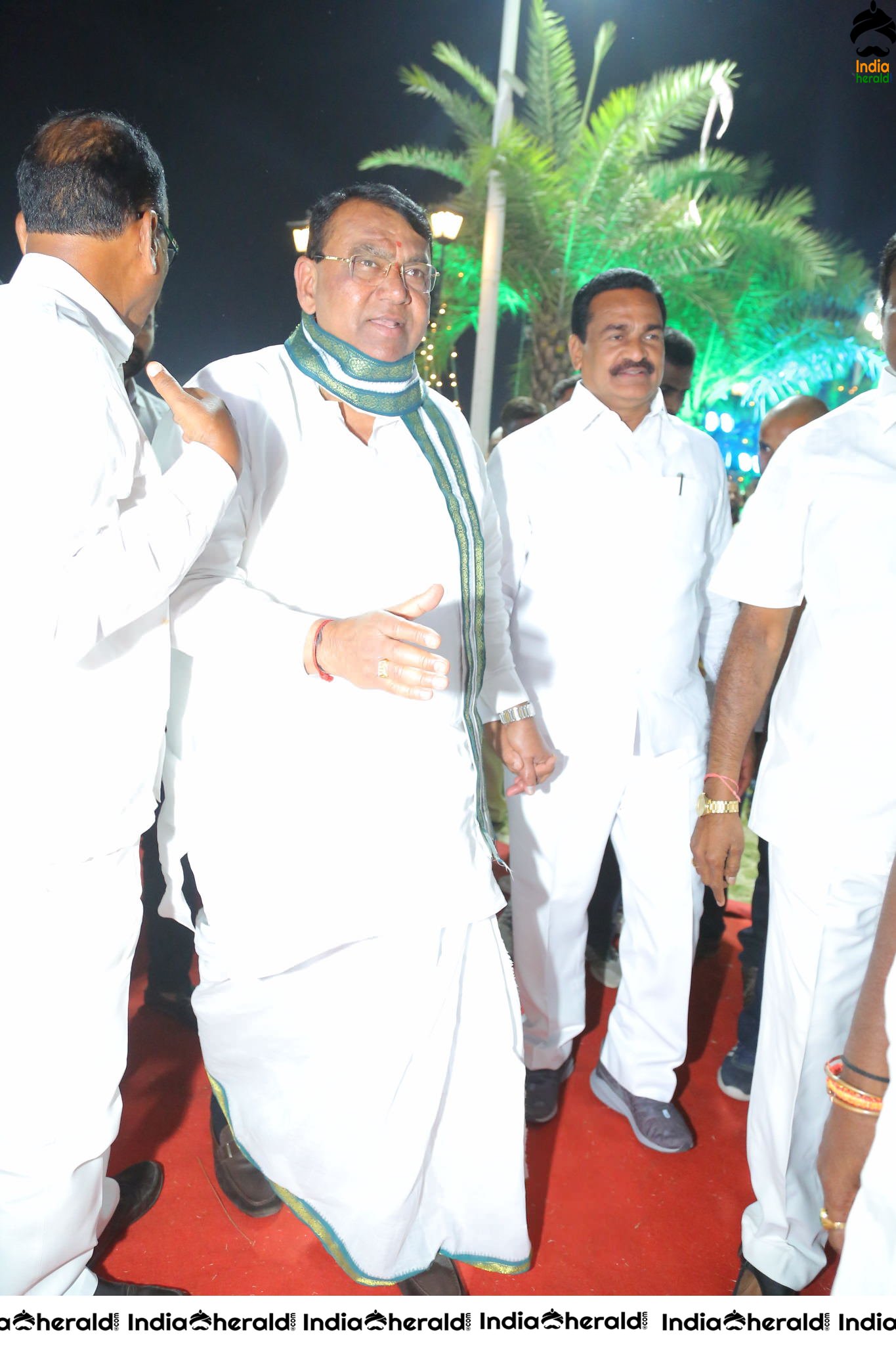 Ahmed Abhdul Taqveem and Zoha Mujeeb Wedding Ceremony at Kings Kohinoor Mehdipatnam Set 4