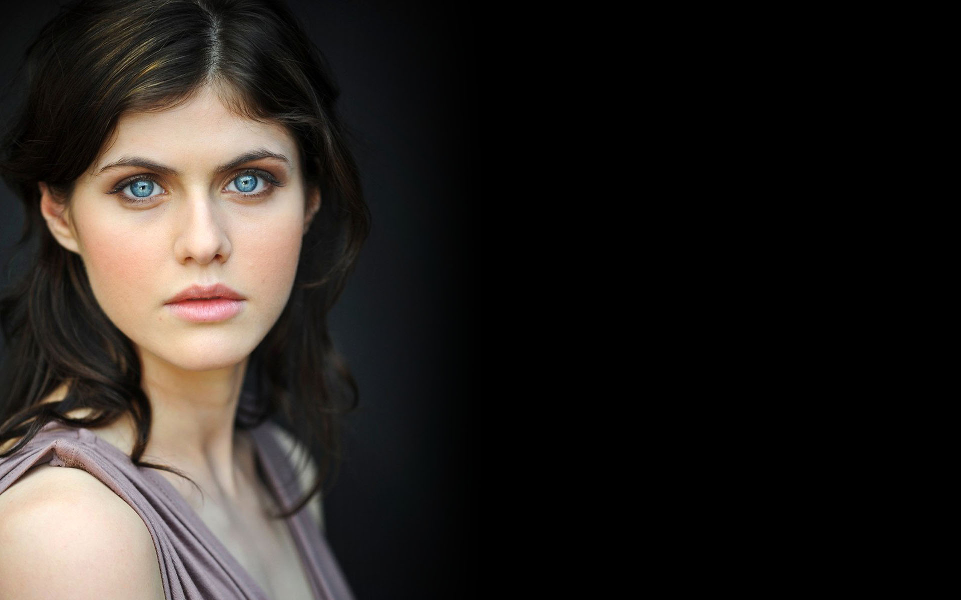 Alexandra Daddario Sexy Wallpapers