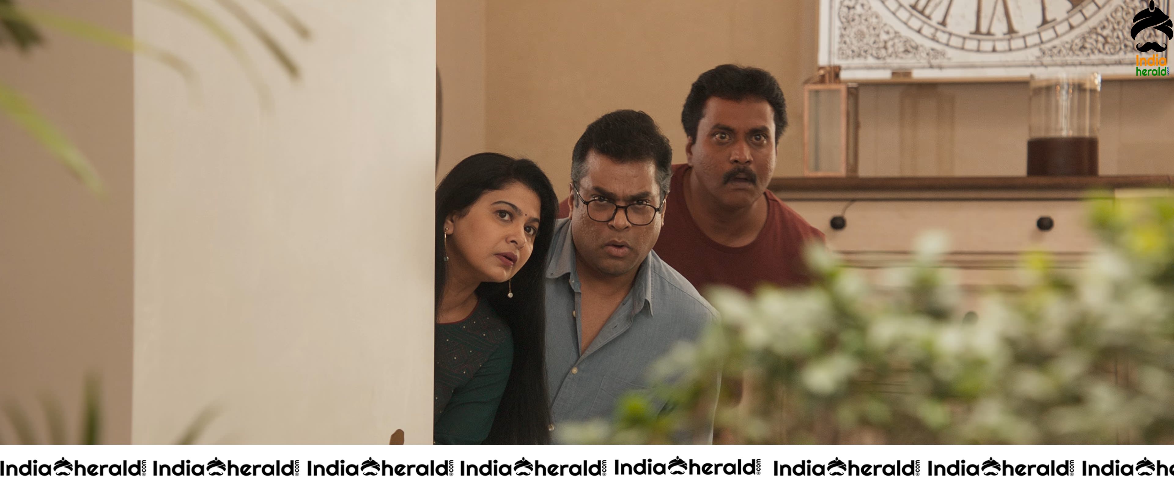 Allu Arjun and Pooja Hegde in Ala Vaikunthapurramuloo Teaser HD Stills Set 3