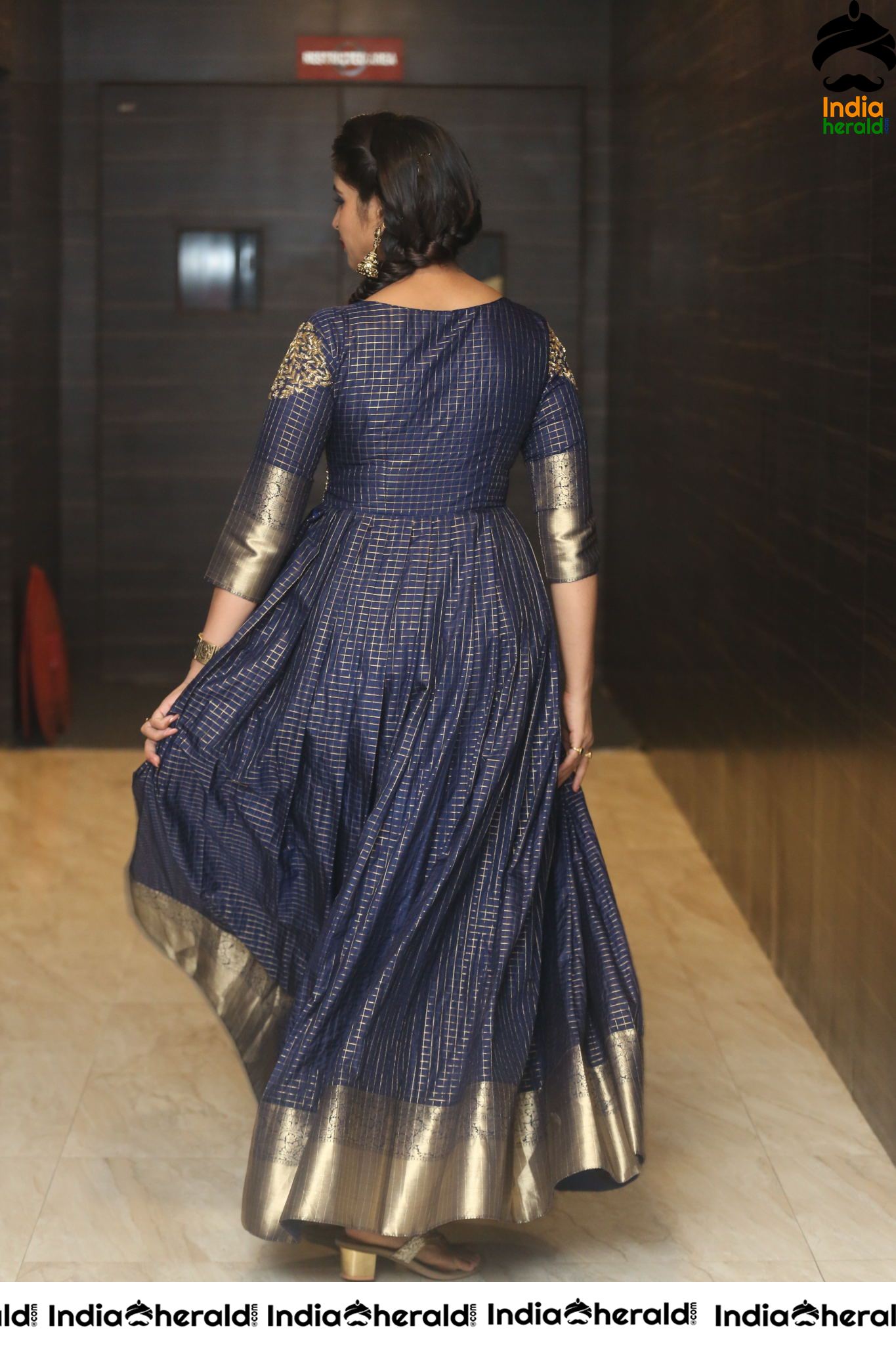Anchor Shyamala Latest Clicks