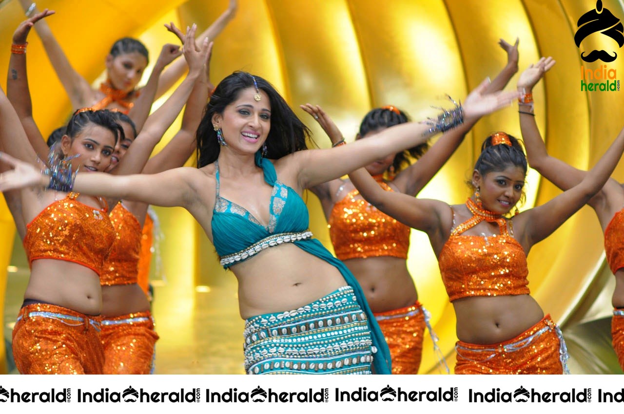 Anushka Vintage Hot Sizzling Clicks Set 4