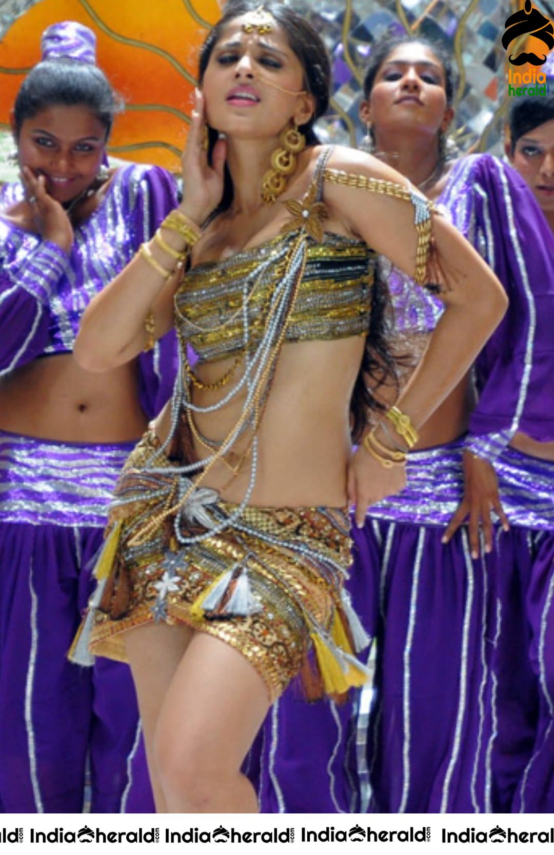 Anushka Vintage Hot Sizzling Clicks Set 5