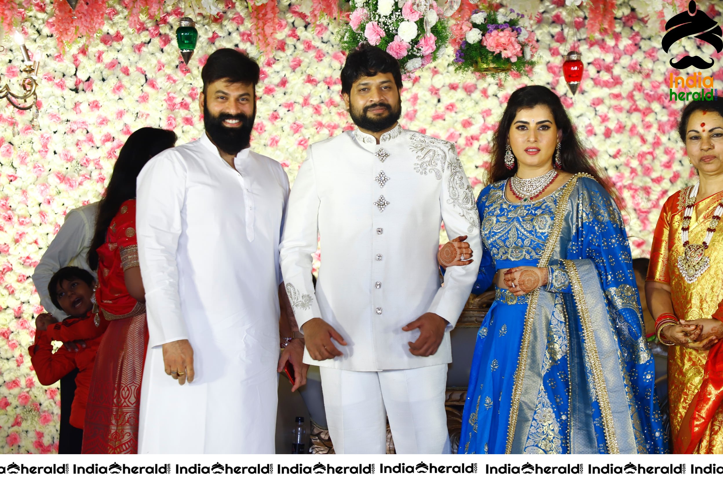 Archana Wedding Reception HD Photos Set 2