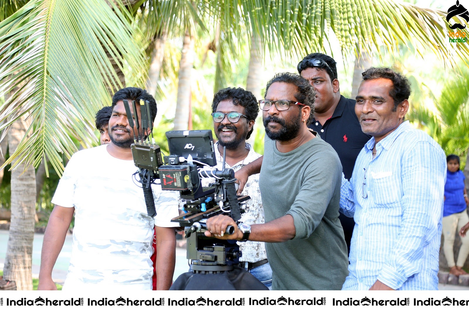 Asalu Em Jarigindante Movie Stills and Working Stills