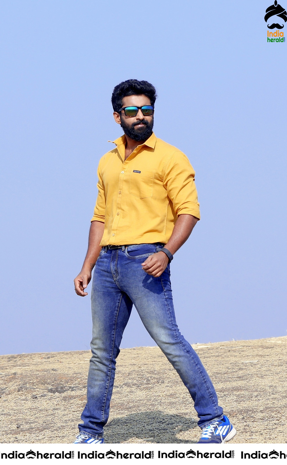 Asalu Em Jarigindante Movie Stills and Working Stills