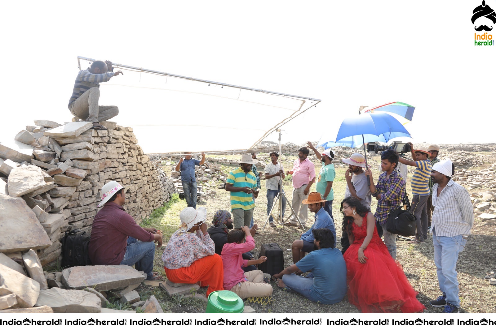 Asalu Em Jarigindante Movie Stills Set 3