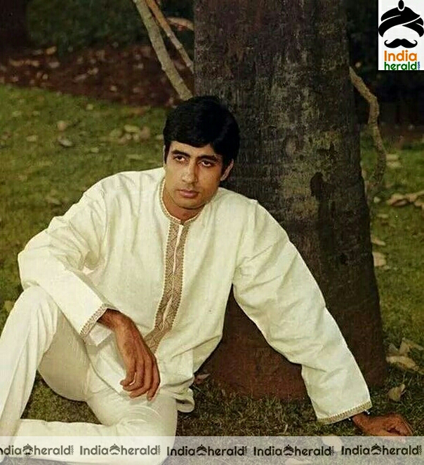 Big B Amitabh Bachchan Rare and Unseen photos as his Birthday special Set 3