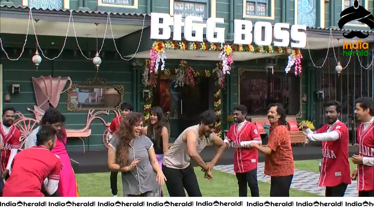 Bigg Boss Tamil Season 3 Day 100 Hot Wallpapers Set 1