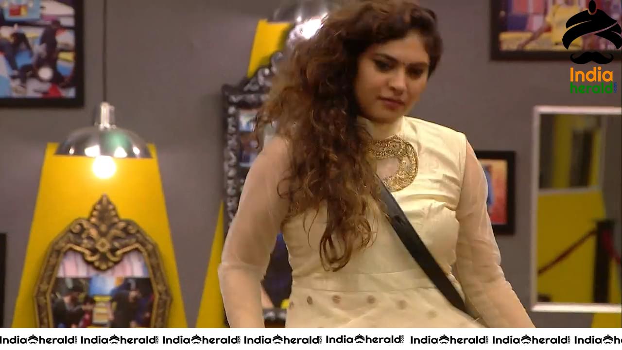 Bigg Boss Tamil Season 3 Day 100 Hot Wallpapers Set 3