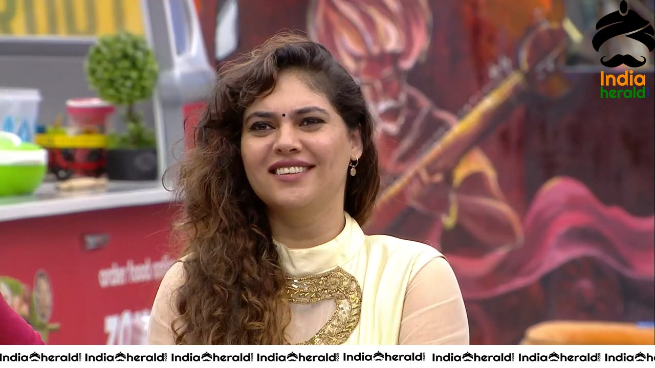 Bigg Boss Tamil Season 3 Day 100 Hot Wallpapers Set 3