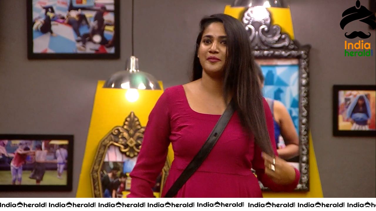 Bigg Boss Tamil Season 3 Day 100 Hot Wallpapers Set 4