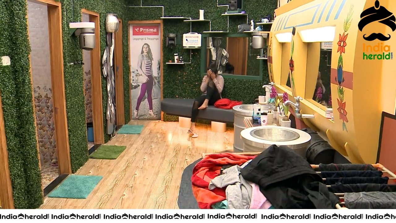 Bigg Boss Tamil Season 3 Day 100 Hot Wallpapers Set 4