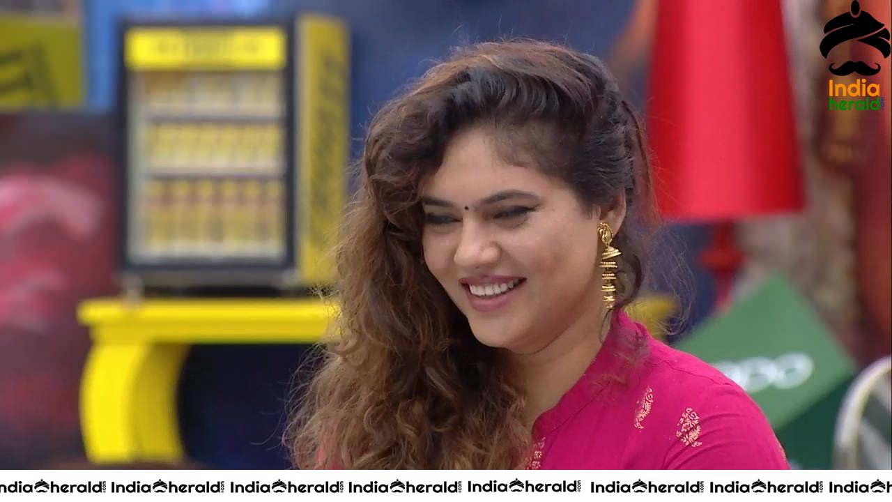 Bigg Boss Tamil Season 3 Day 102 Hot Wallpapers Set 2