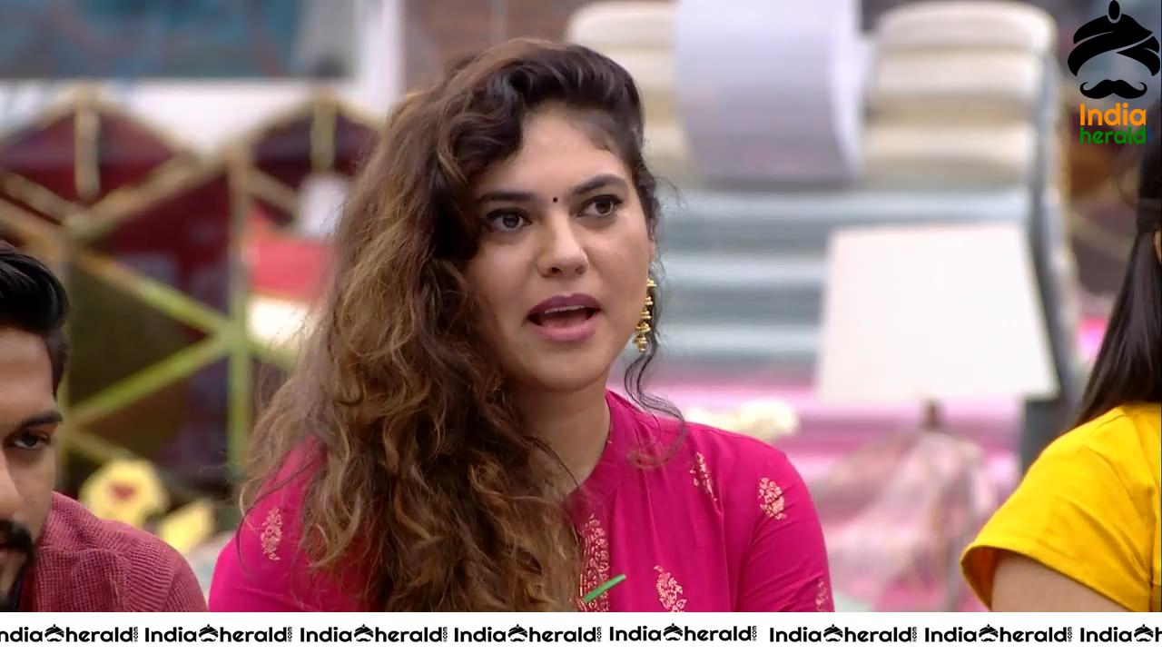 Bigg Boss Tamil Season 3 Day 102 Hot Wallpapers Set 3