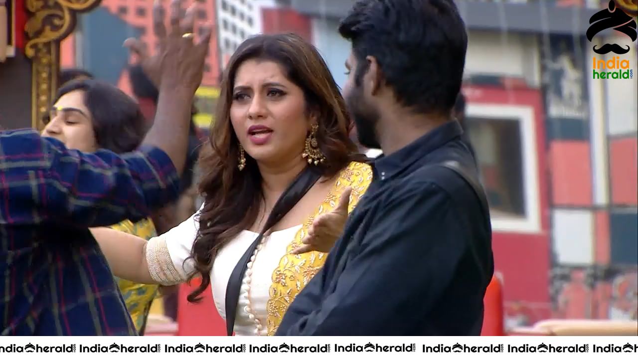 Bigg Boss Tamil Season 3 Day 102 Hot Wallpapers Set 3