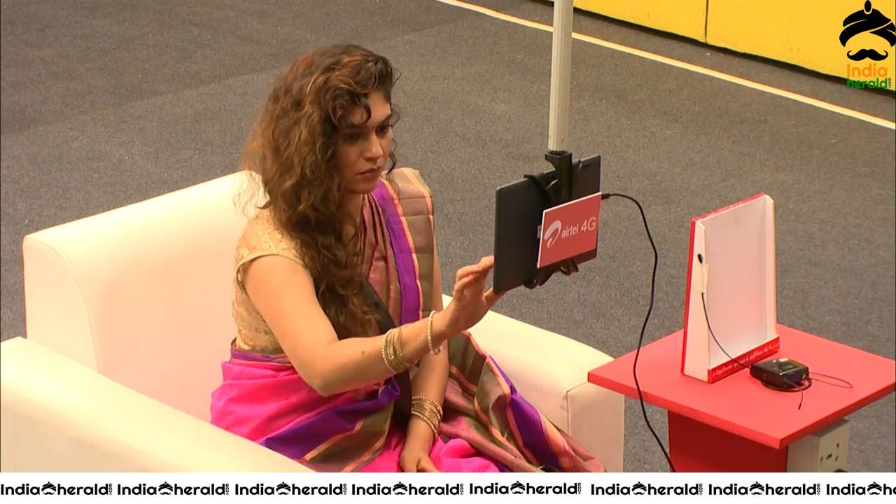 Bigg Boss Tamil Season 3 Day 103 Hot Wallpapers Set 1