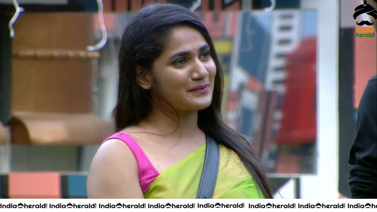 Bigg Boss Tamil Season 3 Day 103 Hot Wallpapers Set 1
