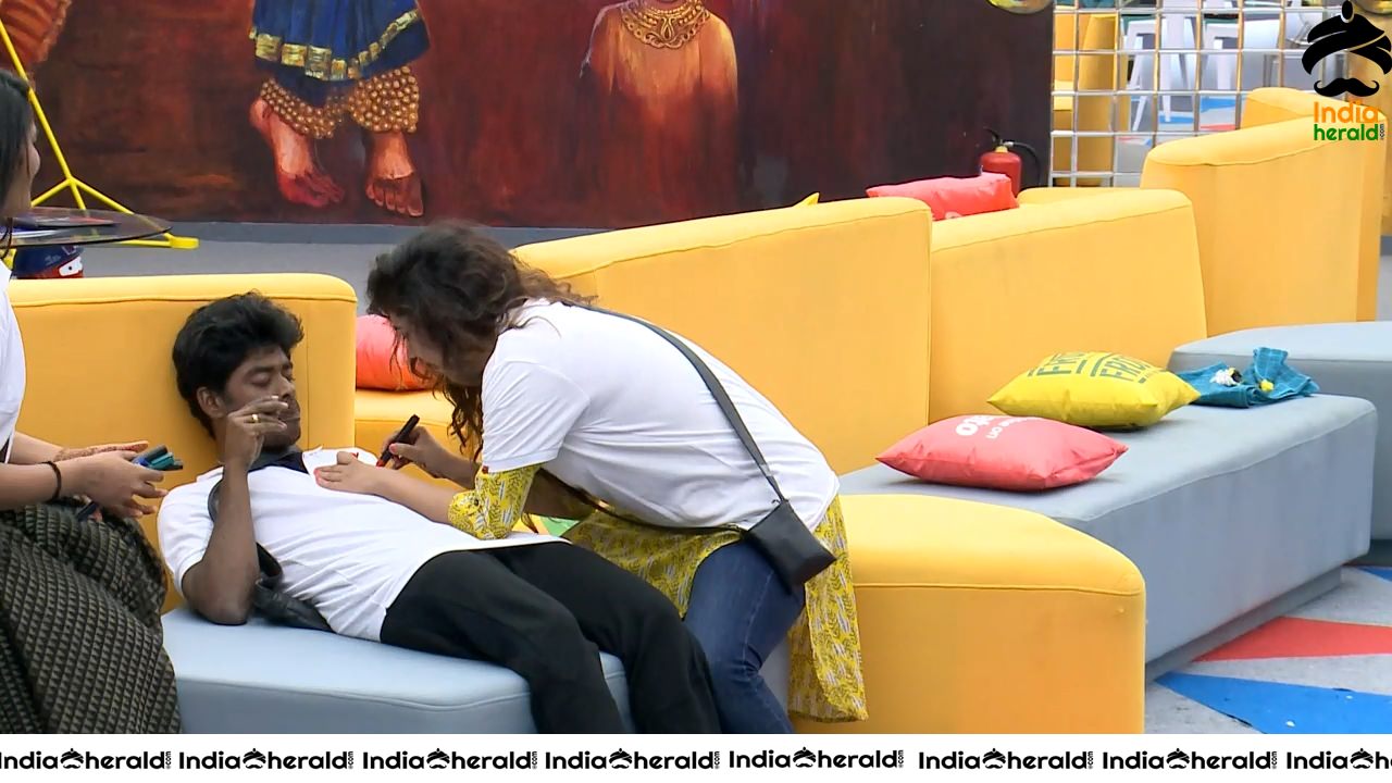 Bigg Boss Tamil Season 3 Day 104 Hot Wallpapers Set 1