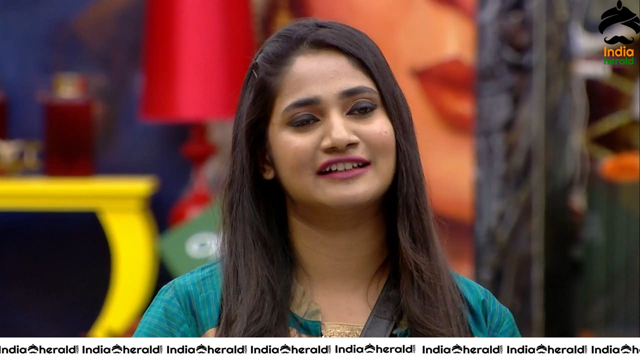 Bigg Boss Tamil Season 3 Day 104 Hot Wallpapers Set 4