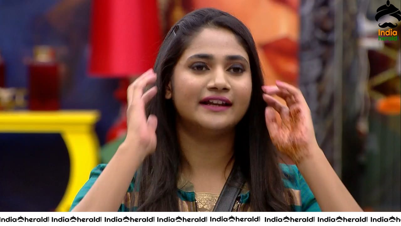 Bigg Boss Tamil Season 3 Day 104 Hot Wallpapers Set 4