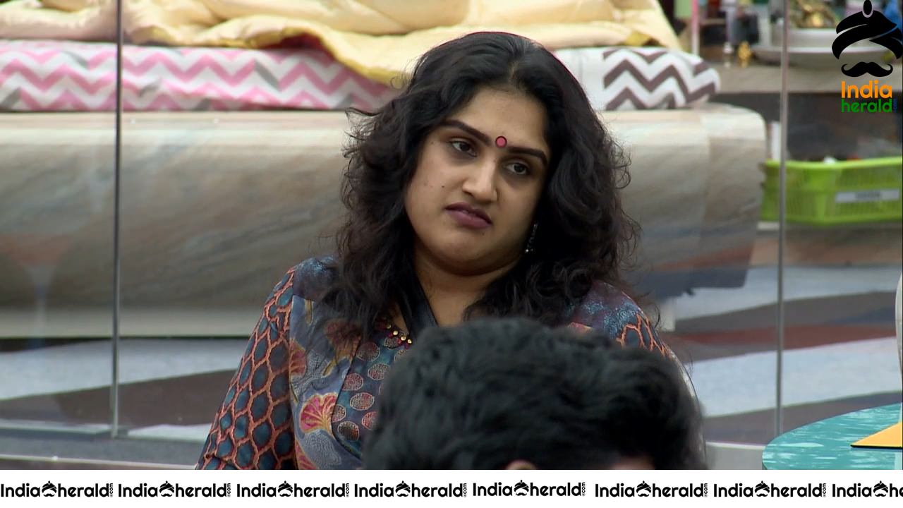 Bigg Boss Tamil Season 3 Day 82 Hot Wallpapers Set 1