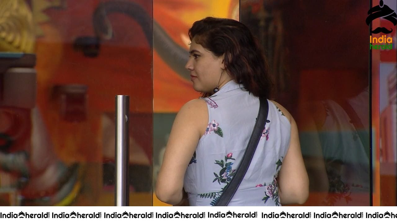 Bigg Boss Tamil Season 3 Day 82 Hot Wallpapers Set 2