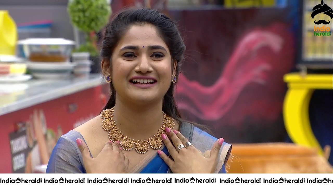 Bigg Boss Tamil Season 3 Day 83 Hot Wallpapers Set 3