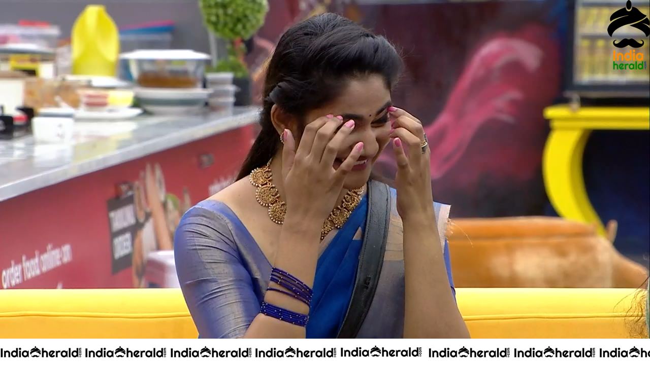 Bigg Boss Tamil Season 3 Day 83 Hot Wallpapers Set 3