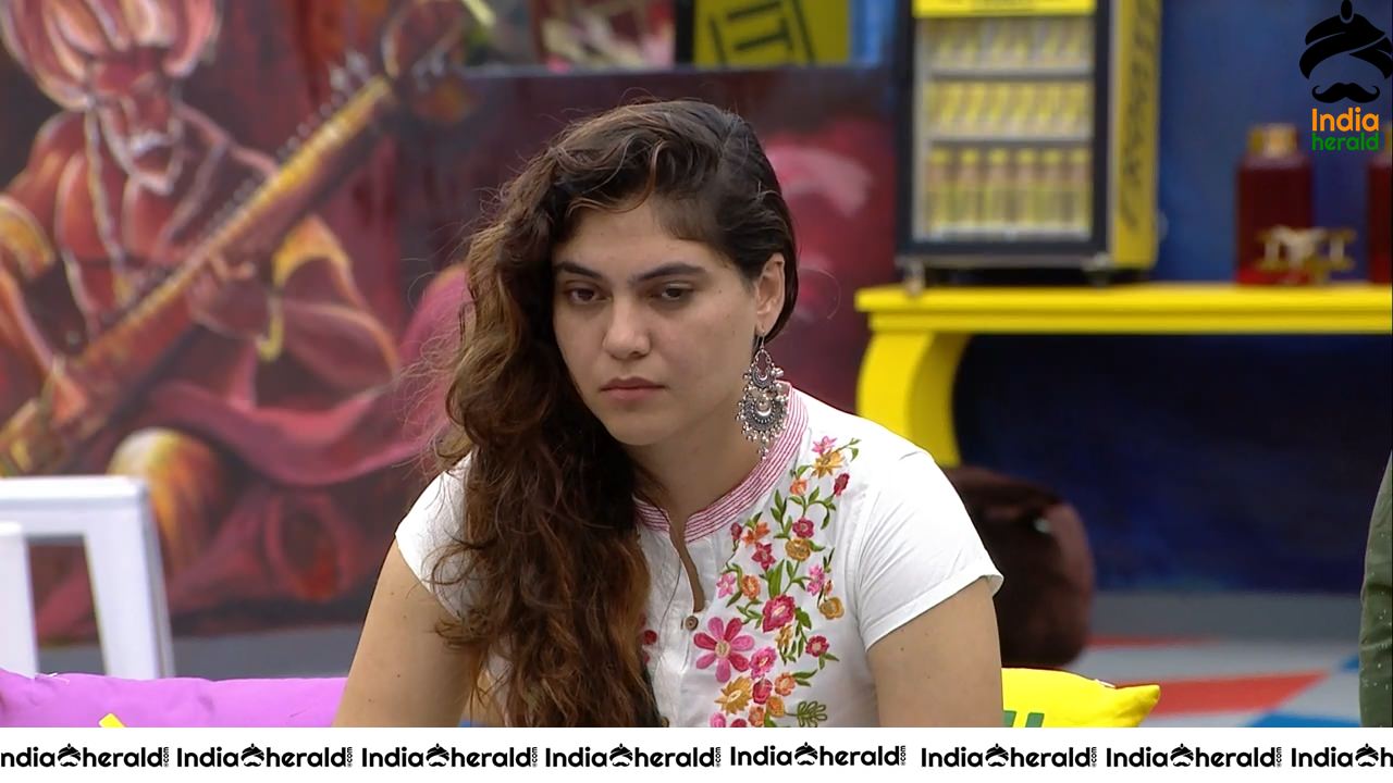 Bigg Boss Tamil Season 3 Day 85 Hot Wallpapers Set 1