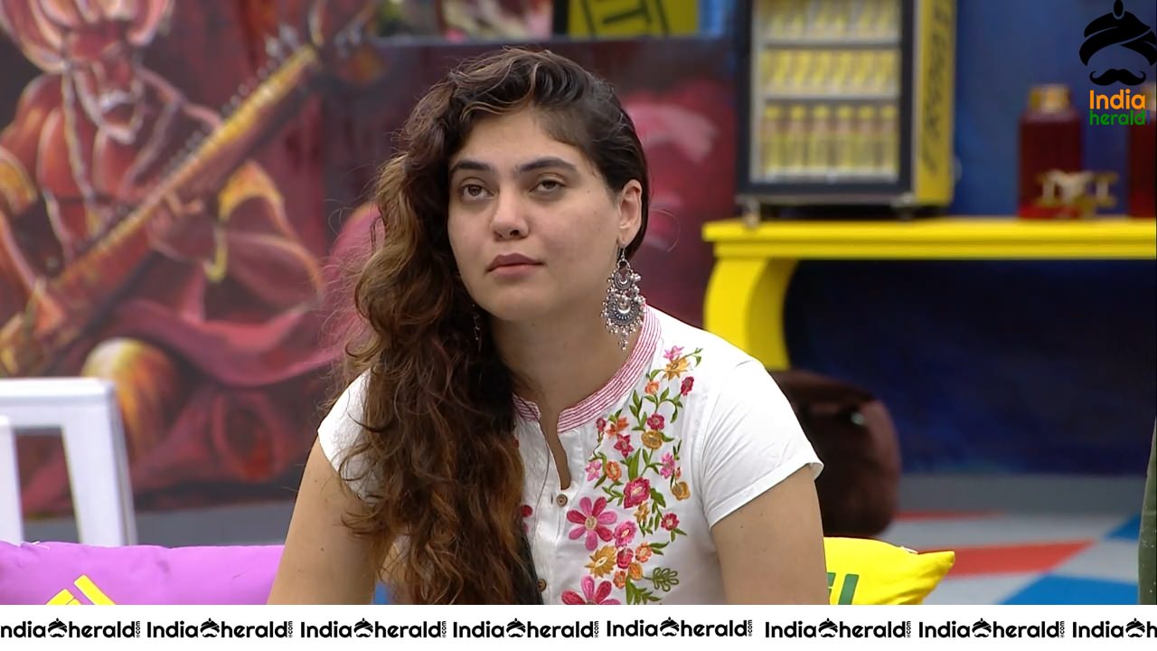 Bigg Boss Tamil Season 3 Day 85 Hot Wallpapers Set 1