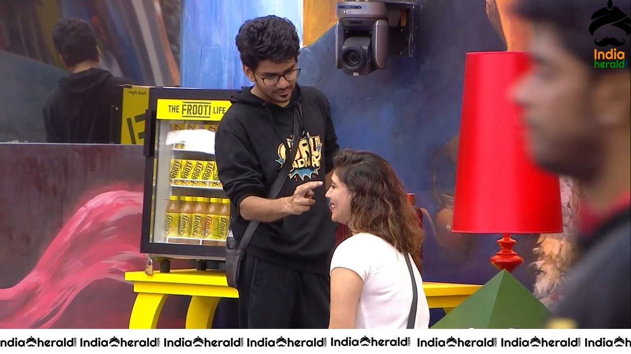 Bigg Boss Tamil Season 3 Day 85 Hot Wallpapers Set 3