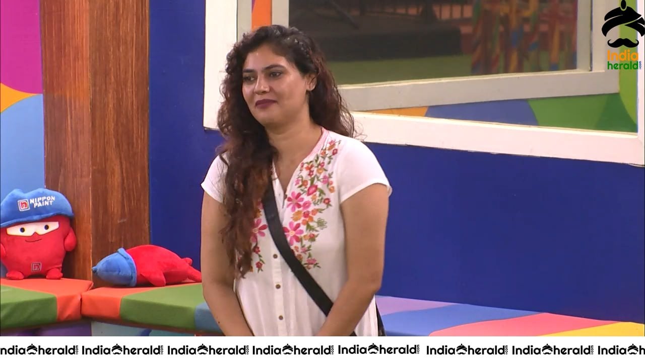 Bigg Boss Tamil Season 3 Day 85 Hot Wallpapers Set 3