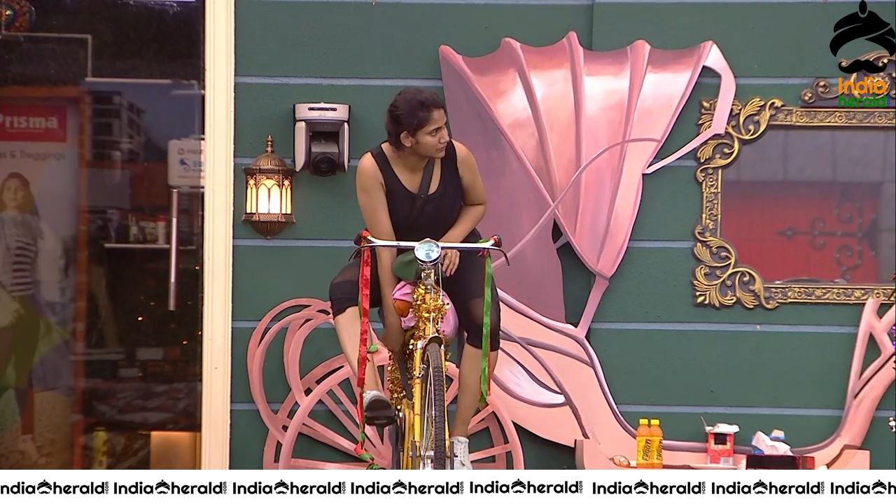 Bigg Boss Tamil Season 3 Day 91 Hot Wallpapers Set 1