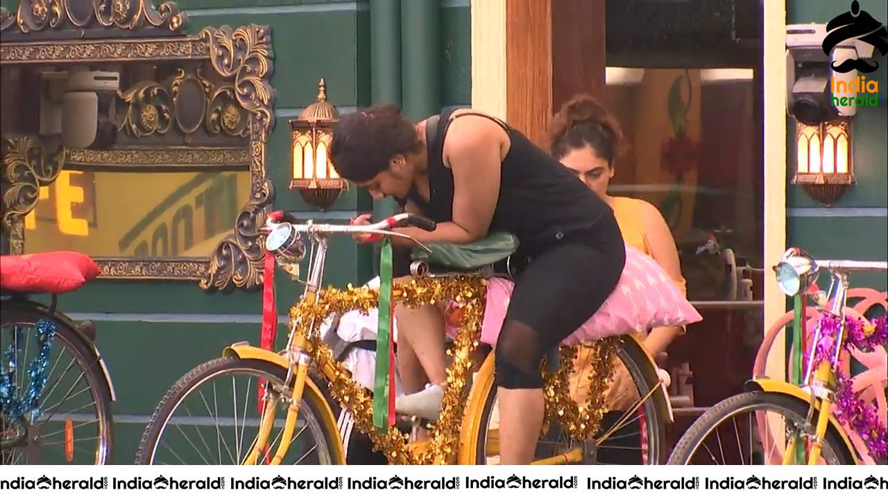 Bigg Boss Tamil Season 3 Day 91 Hot Wallpapers Set 2