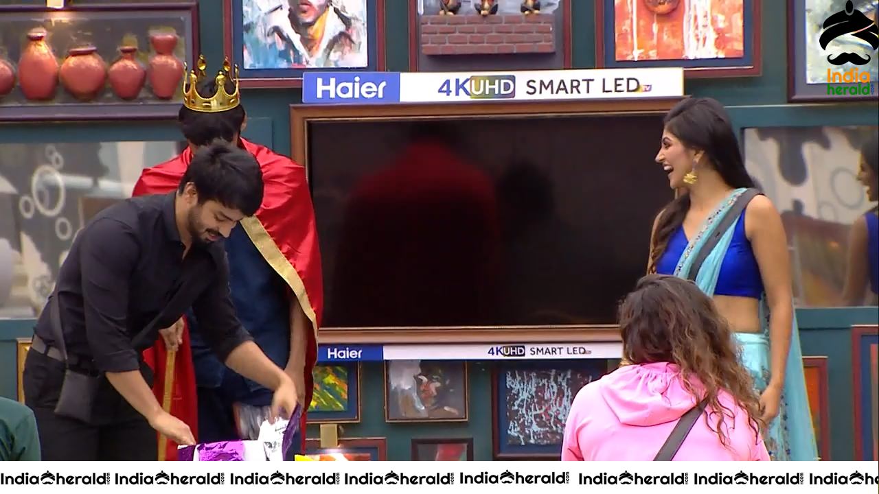 Bigg Boss Tamil Season 3 Day 93 Hot Wallpapers Set 3
