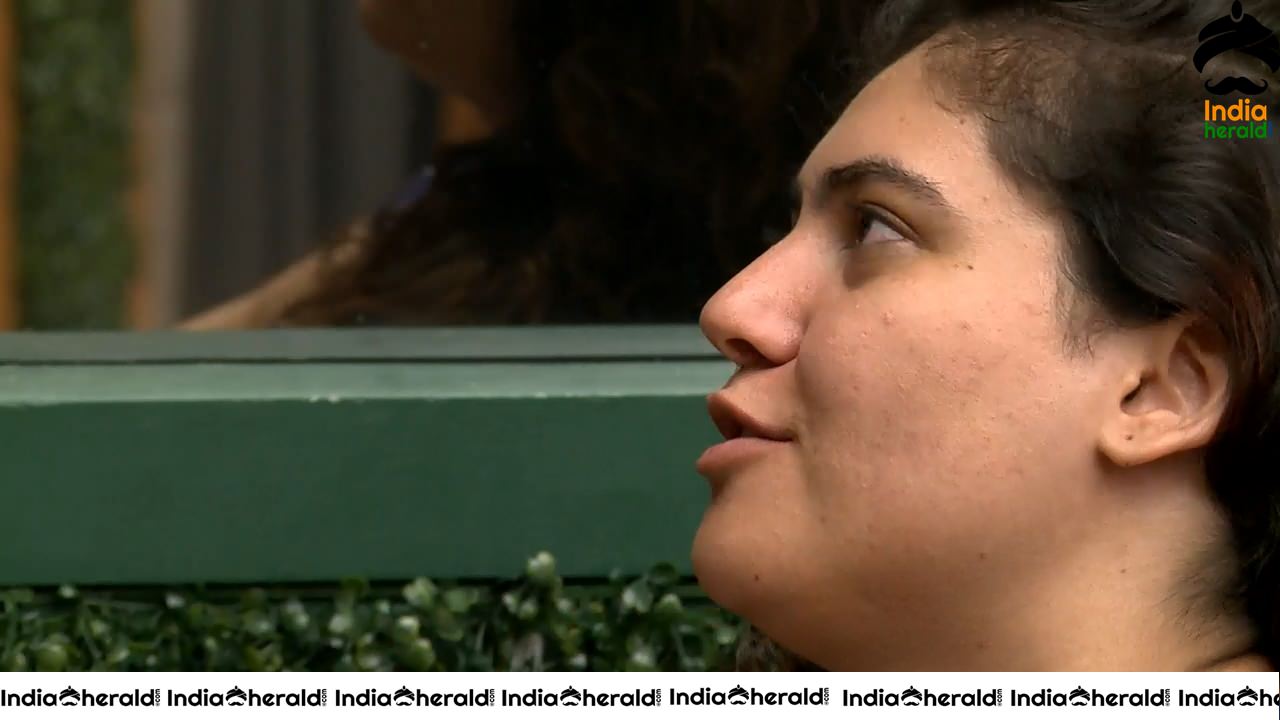 Bigg Boss Tamil Season 3 Day 93 Hot Wallpapers Set 4