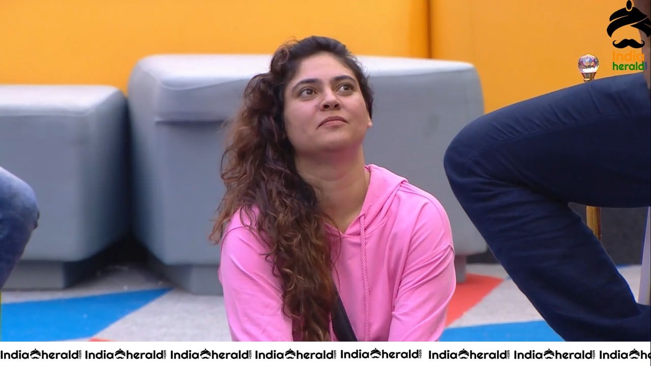 Bigg Boss Tamil Season 3 Day 93 Hot Wallpapers Set 4